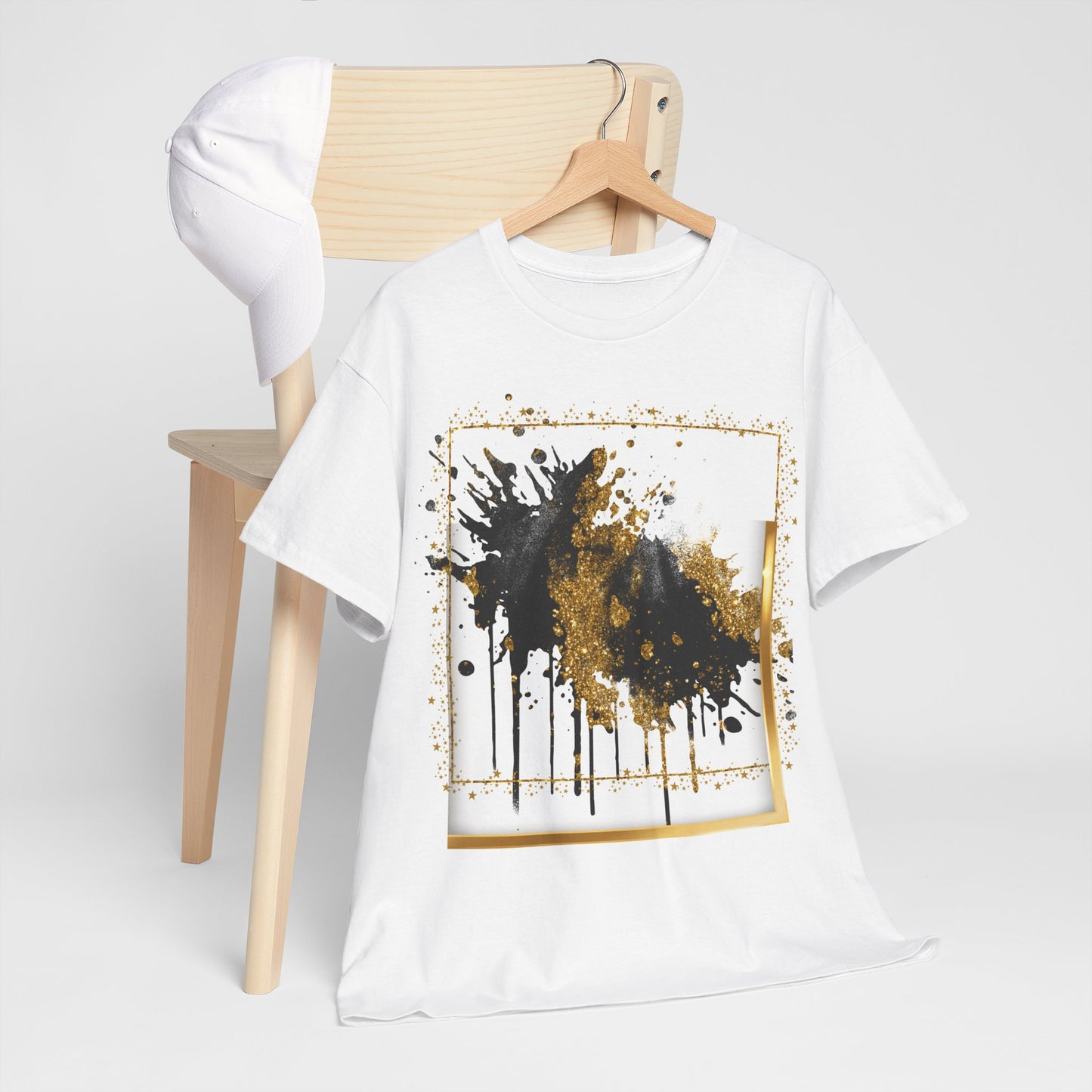 Chic Art-Print Tee, Trendy T-Shirt, Casual Wear.